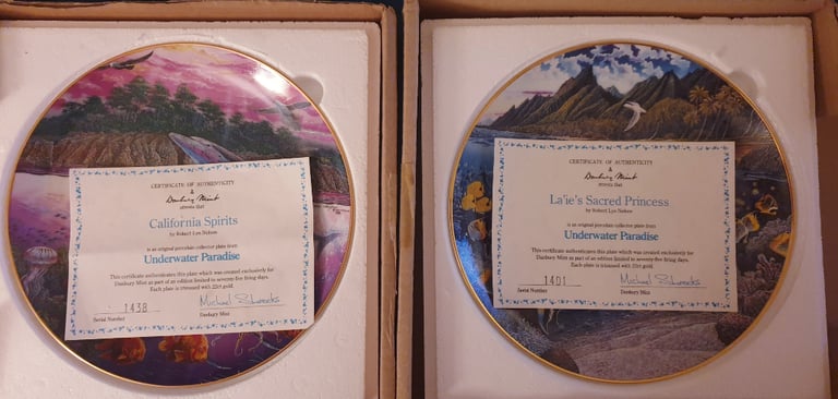 Collection of 4 Danbury Mint Underwater Paradise plates - boxed with stands