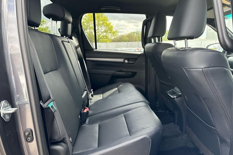 2025 Toyota Hilux Invincible X D/Cab Pick Up 2.8 Hybrid 48V Auto PICK UP DIESEL Automatic