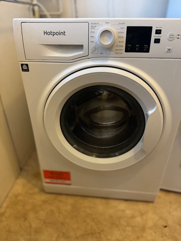 Priced to sell quickly Hotpoint washing machine 