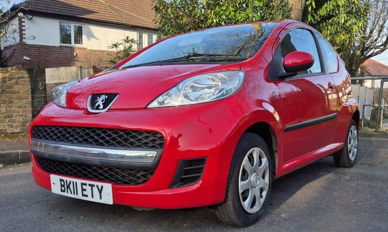 Tiny mileage - 2011 - Peugeot 107 URBAN 1.0 Petrol Manual 3 door