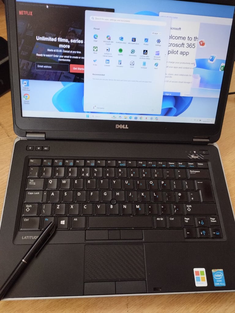 Windows 11, 16GB RAM, i5, 120GB SSD + 320GB HDD, Webcam, DVD, HDMI. Backlit. MS OFFICE Dell Laptop