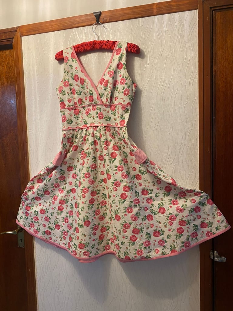 RETRO HELL BUNNY ROSES DRESS - Size S