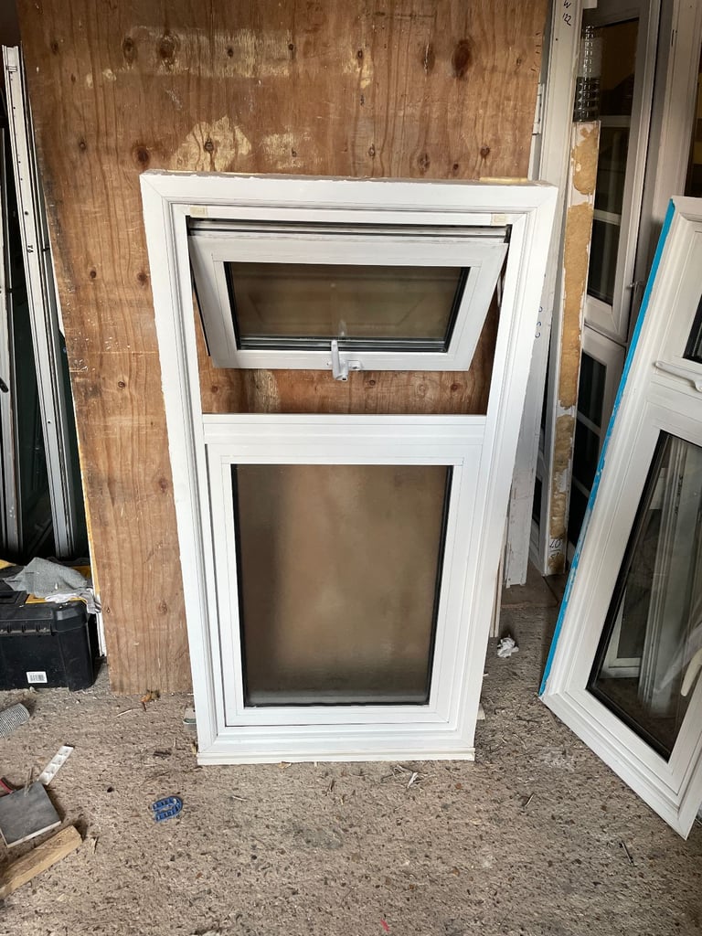 H 117.5 x W 60 cm - BEAUTIFUL MODERN INSULATED ALUMINUM WINDOW - OBSCURE GLASS BATHROOM (REF: SJ420)