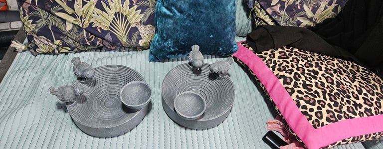 Bird feeder water or food bowls outdoor wild bird feeder