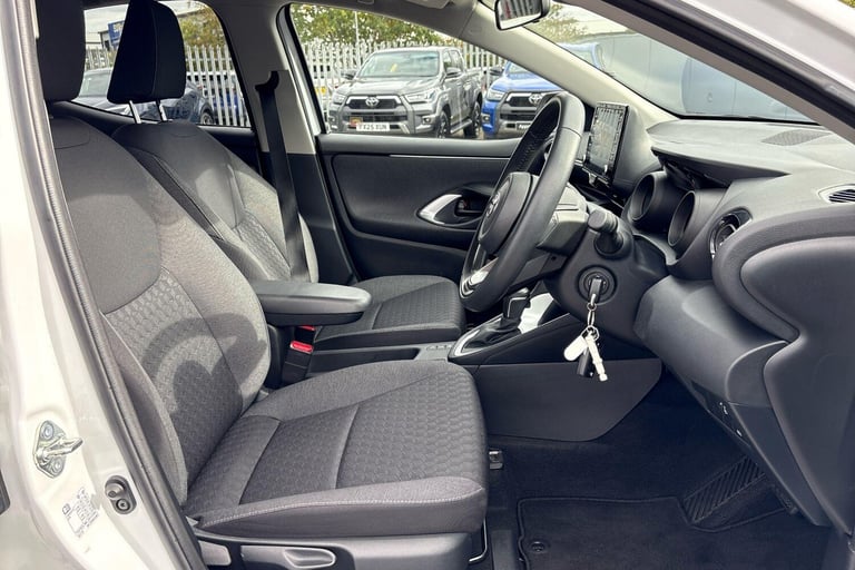 2023 Toyota Yaris 1.5 Hybrid Design 5dr CVT Hatchback Hybrid Automatic