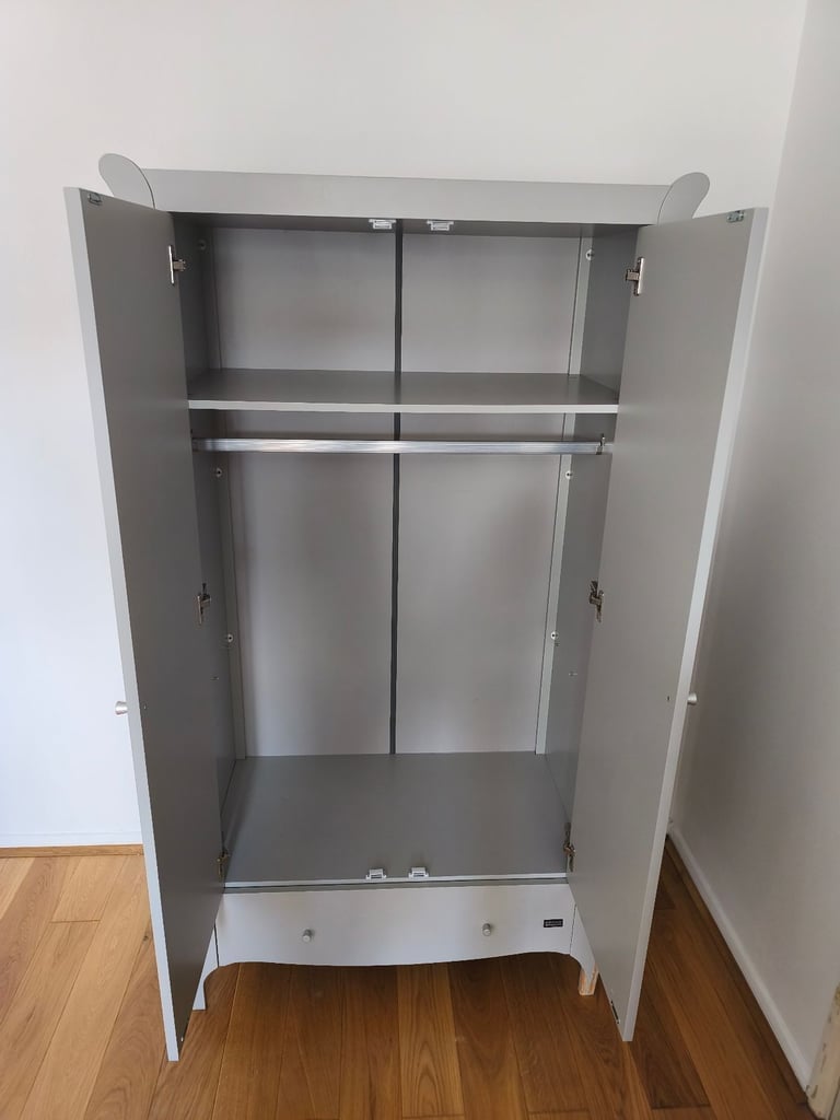 Nursery set, wardrobe + chest of drawers changing unit