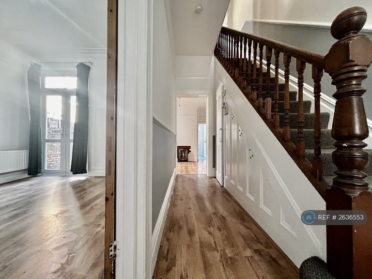 4 bedroom house in Beulah Hill, London, SE19 (4 bed) (#2636553)