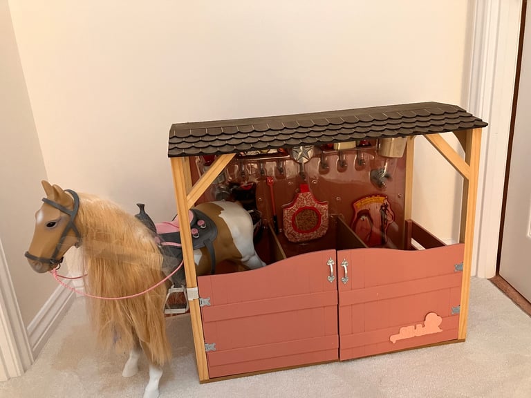 Horse Stable and Accessories Toy Playset