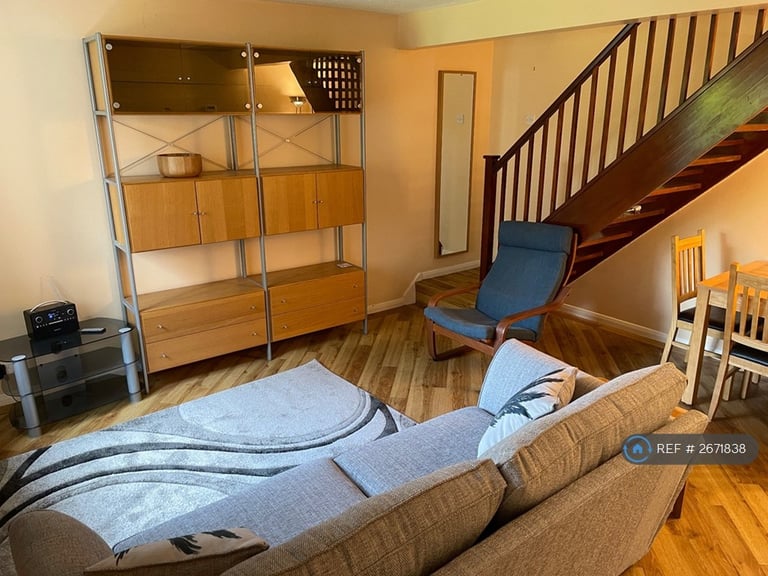 2 bedroom house in Clayhanger, Guildford, GU4 (2 bed) (#2671838)