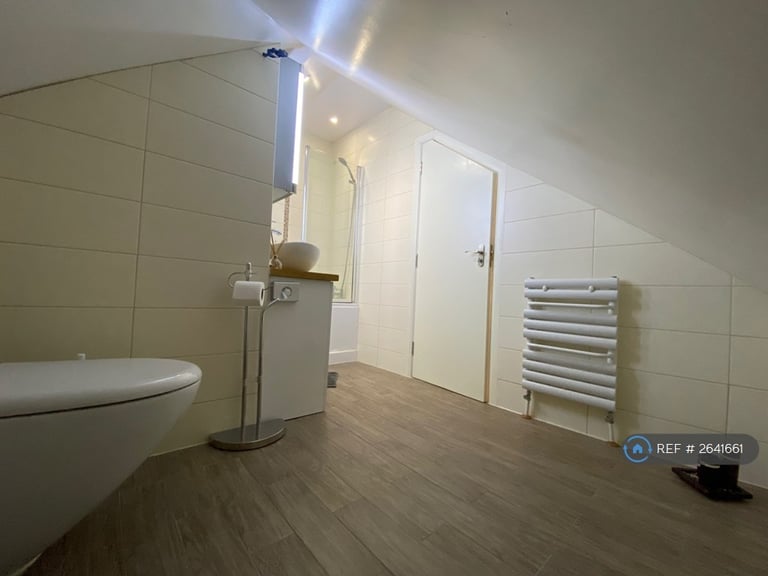 3 bedroom flat in Egerton Gardens, London, NW4 (3 bed) (#2641661)