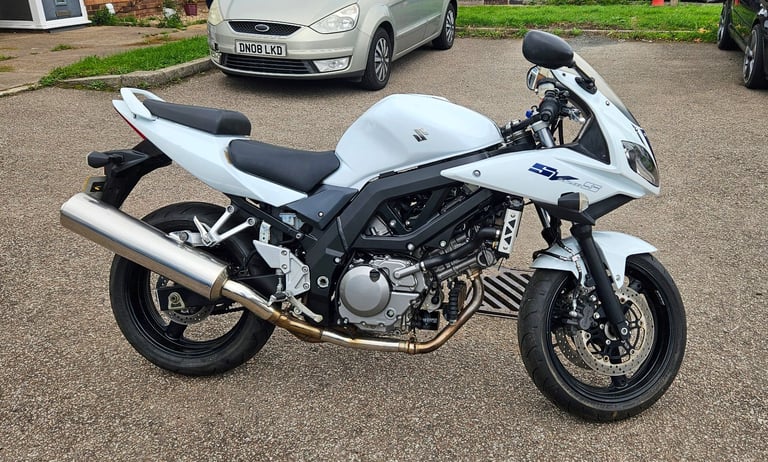 Suzuki, SV, 2011, 645 (cc)