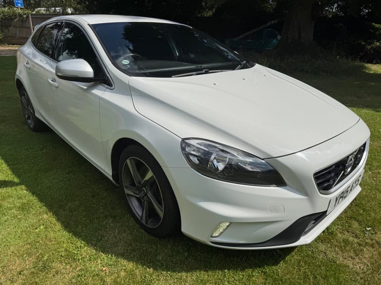 VOLVO V40 2.0 R-Design D4 2015