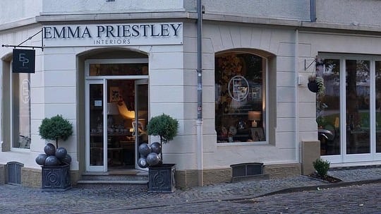 Graphic Artist & Web Design, SEO, Book, CD, Album and DVD covers, Packaging, Posters, Leaflets, Logo