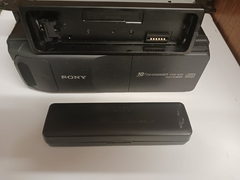 RETRO 90s 10 CD CHANGER RADIO PLAYER