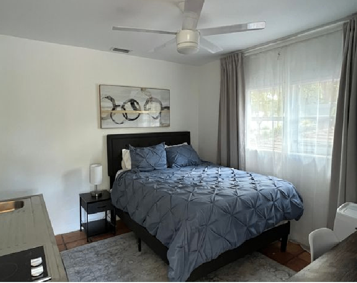 Spacious & Cosy Double Room For Rent AT RH10 1SF