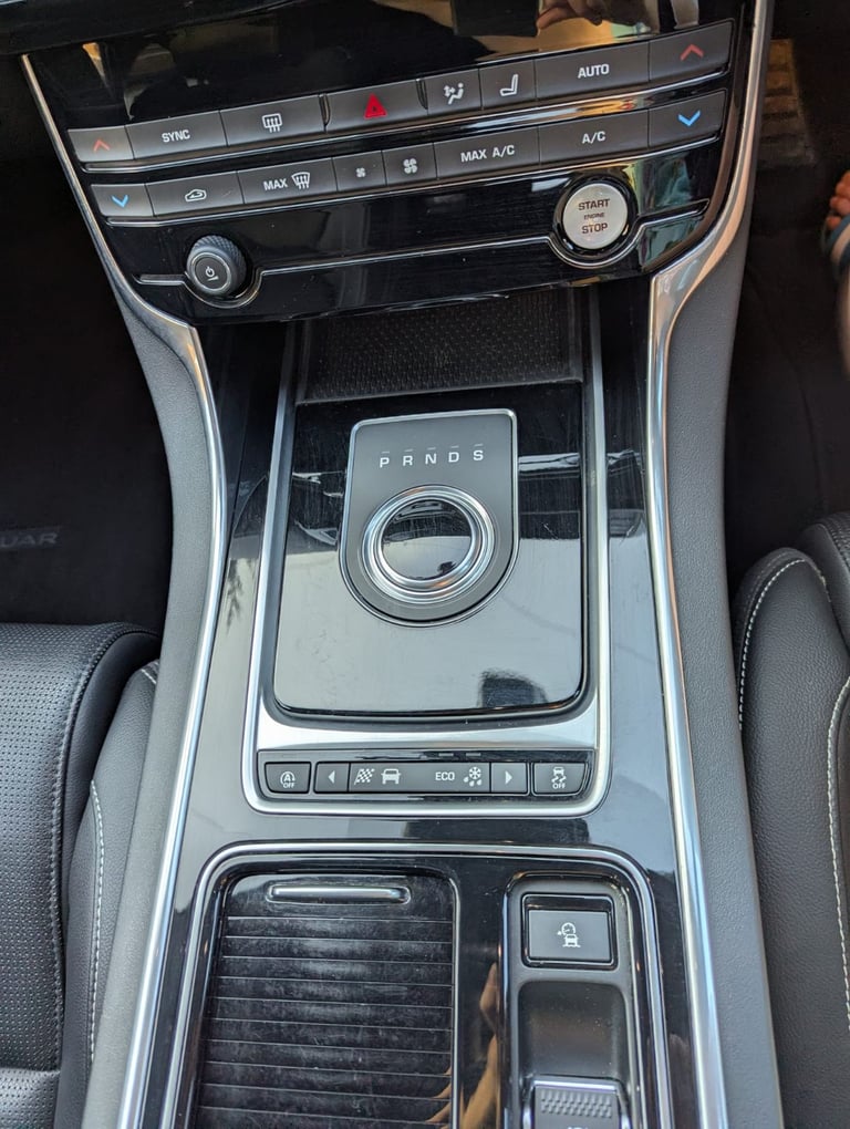 Jaguar, XE, Saloon, 2017, Other, 1999 (cc), 4 doors