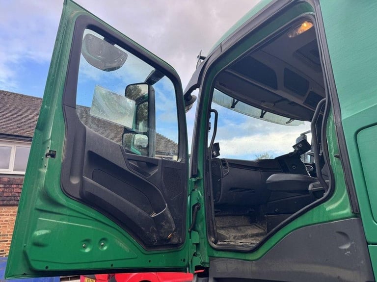 2016 MERCEDES AROCS 3240 8X4 TIPPER