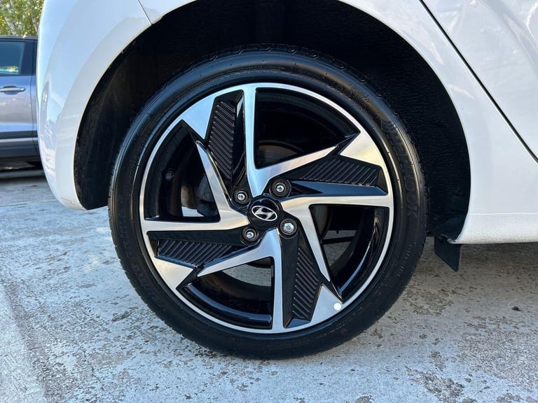 2024 Hyundai i10 1.0 Premium Hatchback 5dr Petrol Auto Euro 6 (s/s) (63 ps) Hatchback PETROL Auto...