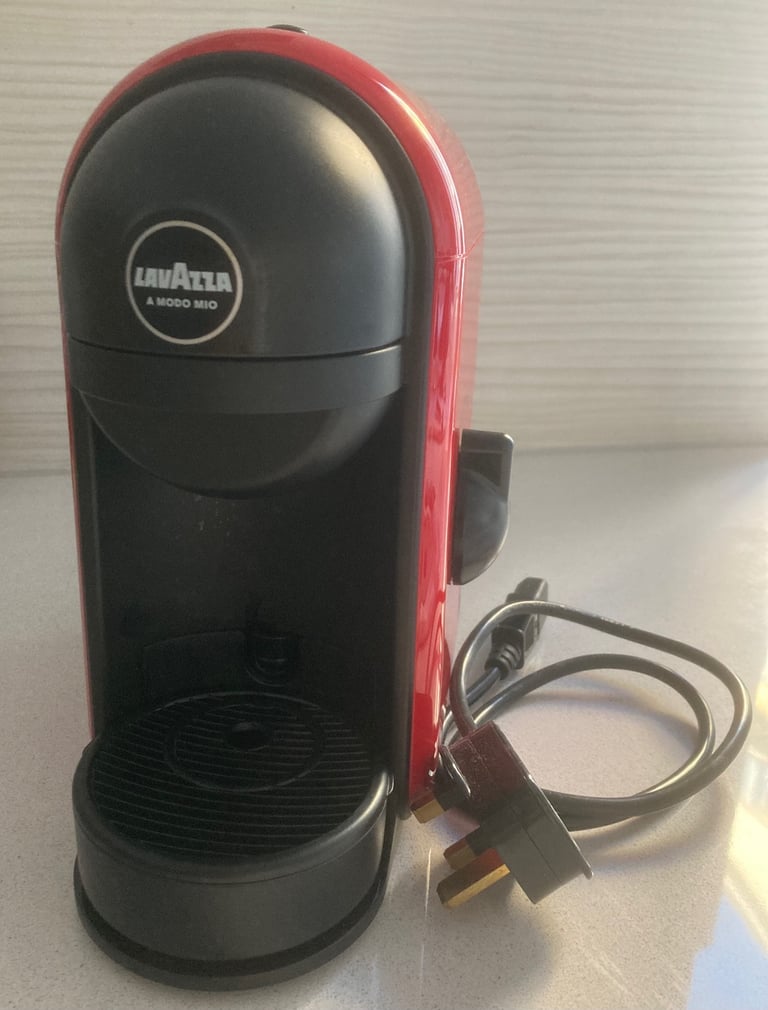 Lavazza A Modo Mia coffee maker, red