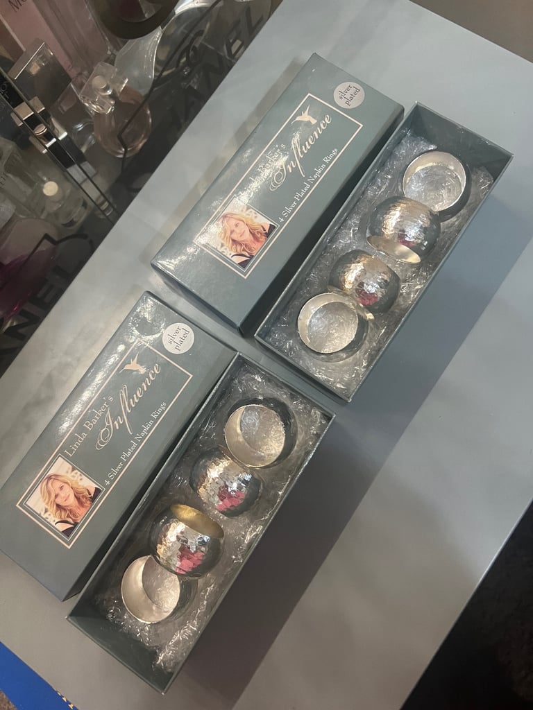 8 x Vintage 80’s Designer silver napkin rings