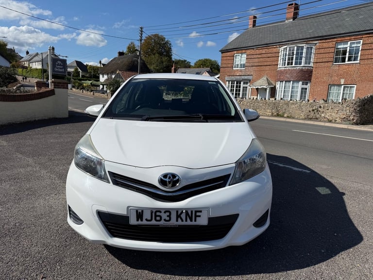 2013 Toyota Yaris 1.3VVT-I TR 5dr Hatchback Petrol Manual