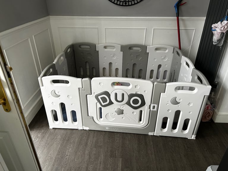 Duo play pen 