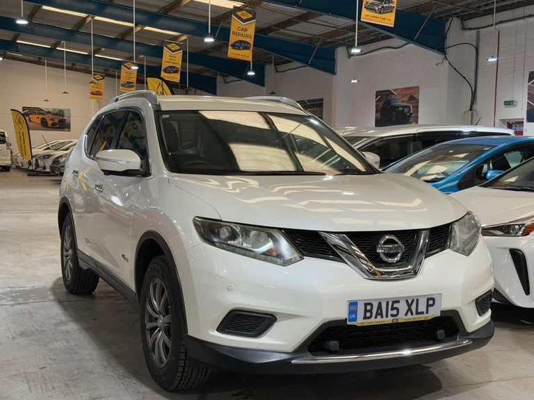 2015 Nissan X-Trail  1 990 CC NISSAN X-TRAIL Hybrid