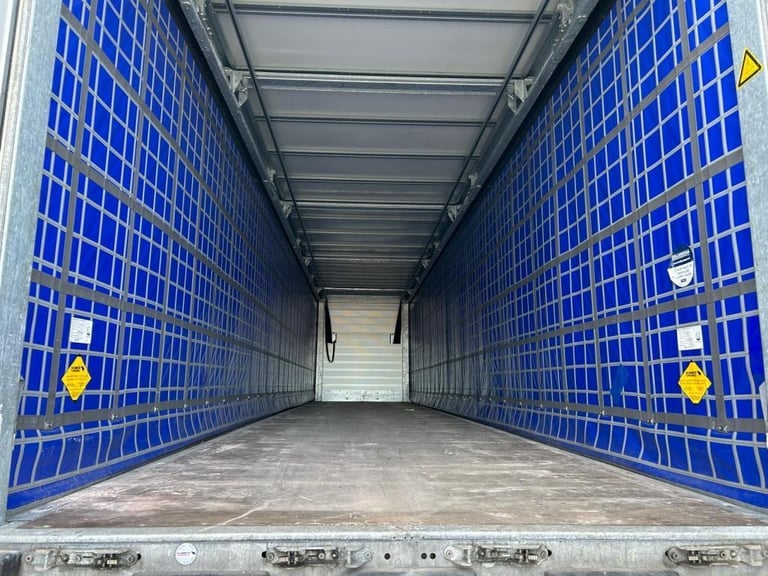 2023 SCHMITZ 13.6m Tri Axle Curtainsider