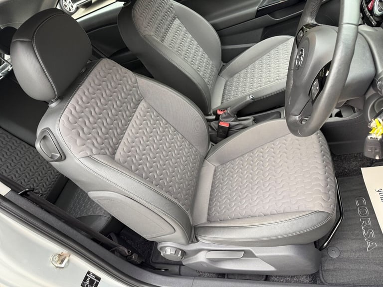 2015 Vauxhall Corsa 1.4 SE 3dr HATCHBACK PETROL Manual