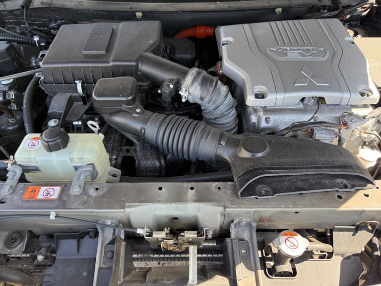 2019 68 MITSUBISHI OUTLANDER HYBRID PETROL + ELECTRIC DAMAGED REPAIRABLE SALVAGE