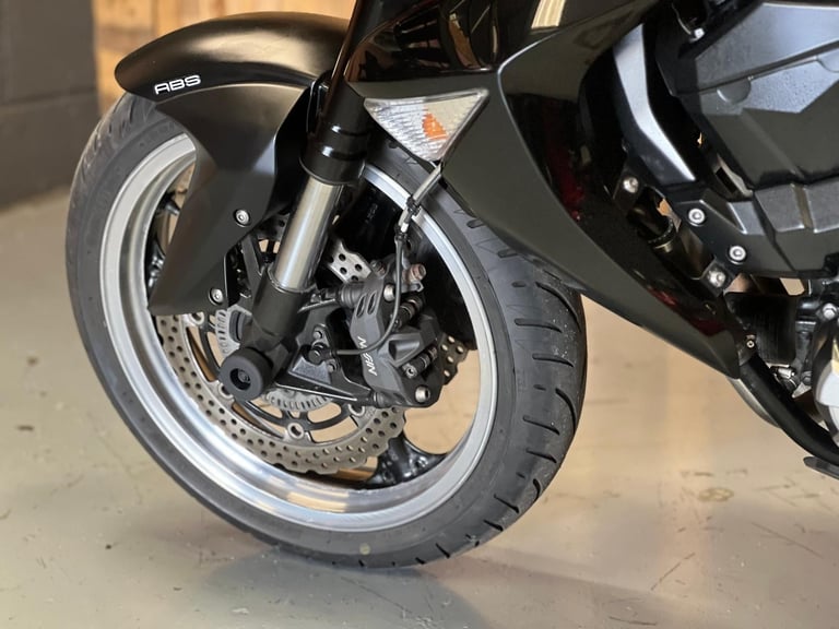 Kawasaki Z1000 ABS 2009 Lots of extras!