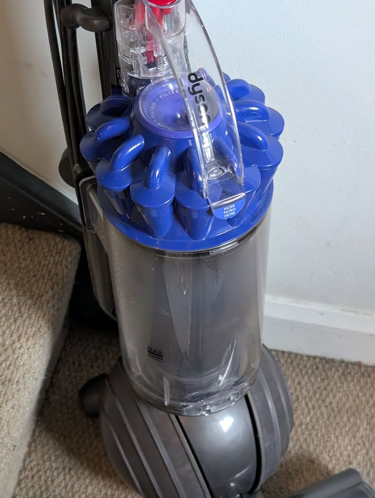 Dyson up22 multifloors vacuum cleaner VGC as new 