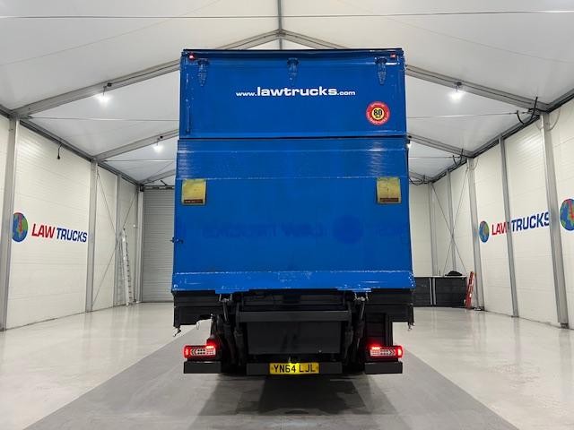 Volvo FM 330 6x2 Rear Lift Sleeper Cab Curtainsider