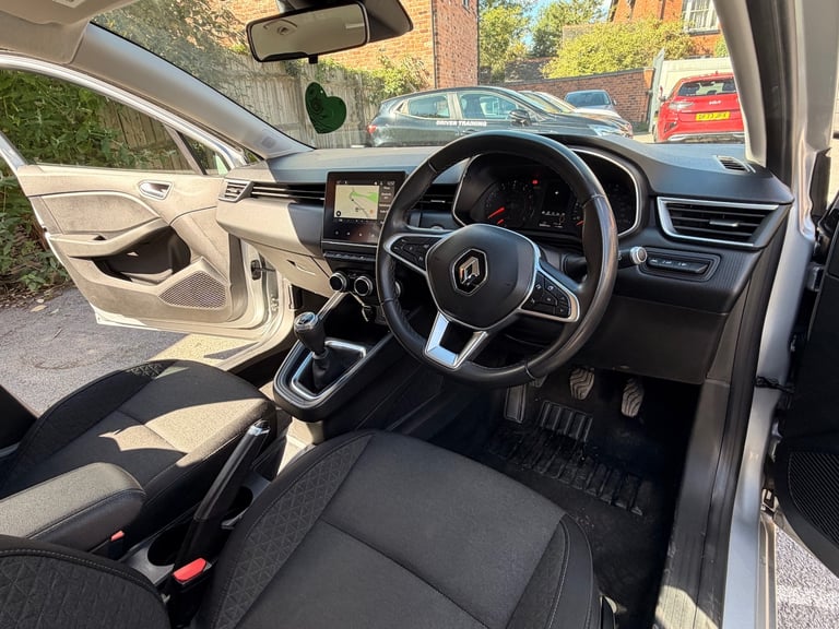 2021 Renault Clio 1.0 TCe 90 Iconic 5dr HATCHBACK Petrol Manual