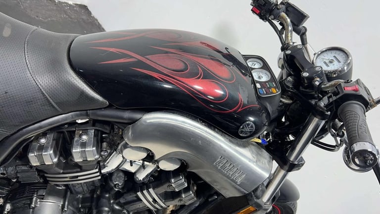 Yamaha Vmax [Phone number removed]K RUNNING PROJECT BIKE SPARES OR REPAIR CLASSIC CRUISER