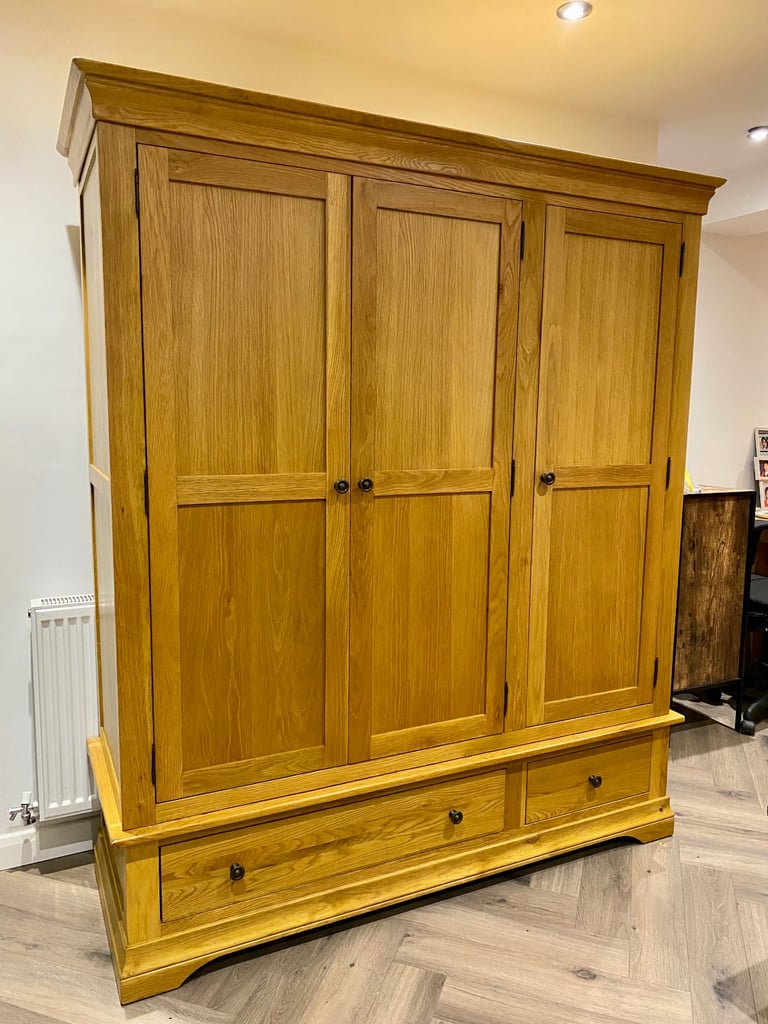 image for Oak farmhouse Triple Wardrobe 