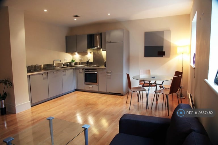 1 bedroom flat in Lockes Yard, Manchester, M1 (1 bed) (#2637462)