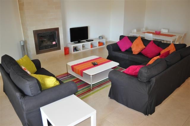 ALGARVE APARTMENT TO RENT WITH POOL CLOSE TO BEACH FOR HOLIDAYS IN PORTUGAL LONG-TERM WINTER LETS