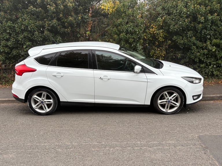 image for Ford, FOCUS zetec eco-boost Hatchback, 2016, 999 (cc), 5 doors