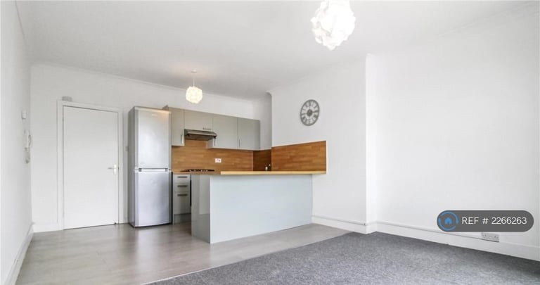 1 bedroom flat in Overcliffe, Gravesend, DA11 (1 bed) (#2266263)