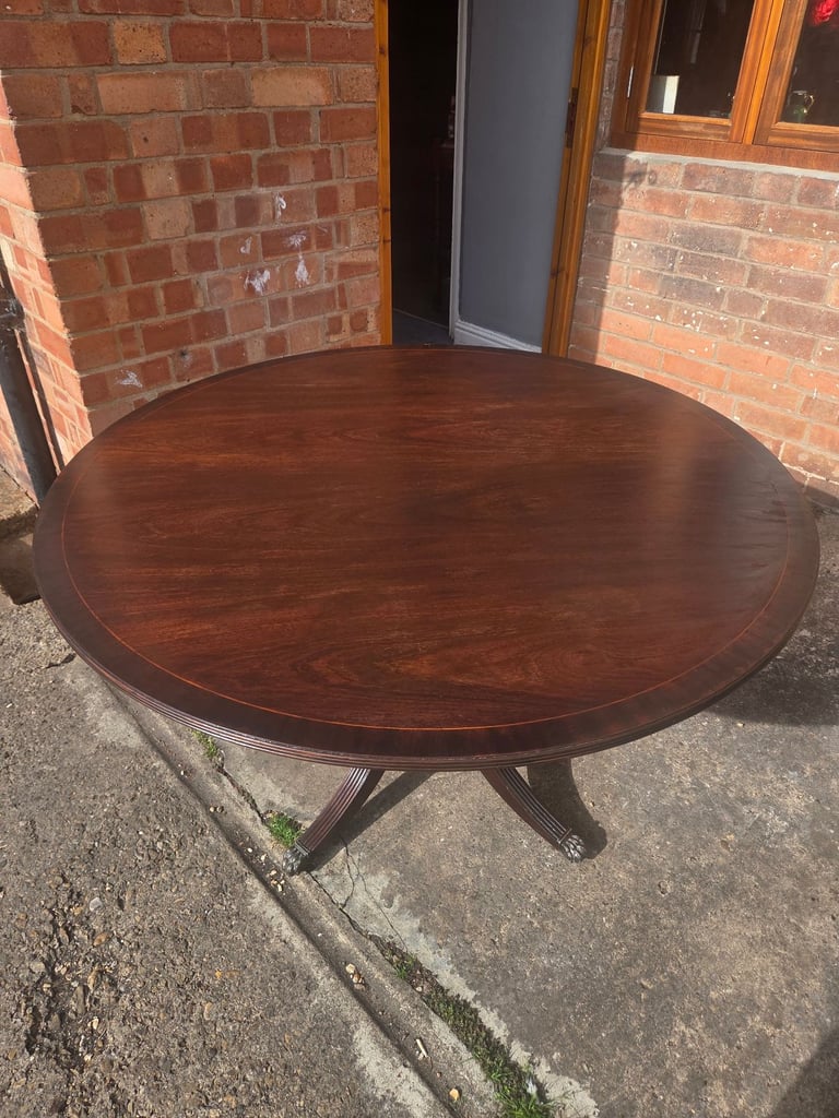 Beautiful antique mahogany round tilt table and chairs