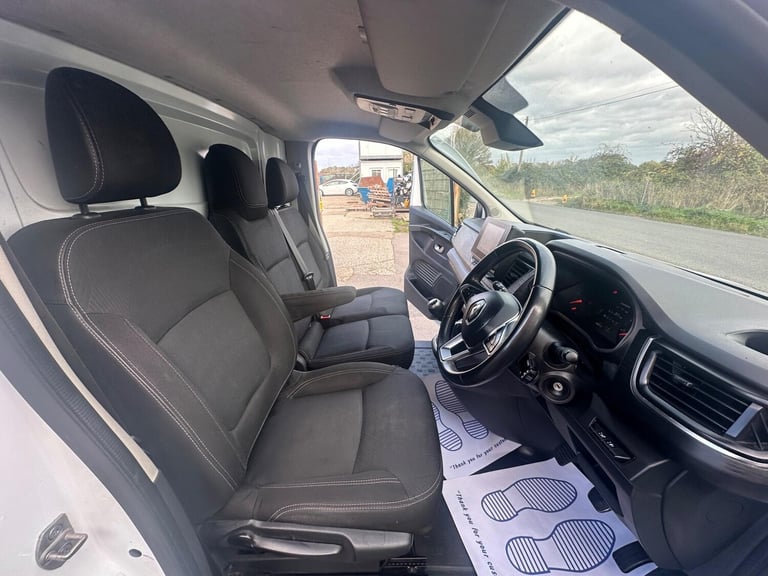 2022 Renault Trafic 2.0 dCi Blue LL30 Sport L2 H1 Euro 6 (s/s) 5dr PANEL VAN Diesel Manual