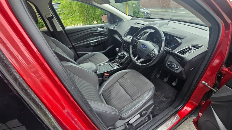 Ford, KUGA, Hatchback, 2017, Manual, 1498 (cc), 5 doors