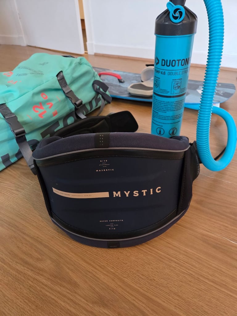 Full kitesurfing equipment including Mystic harness- used once