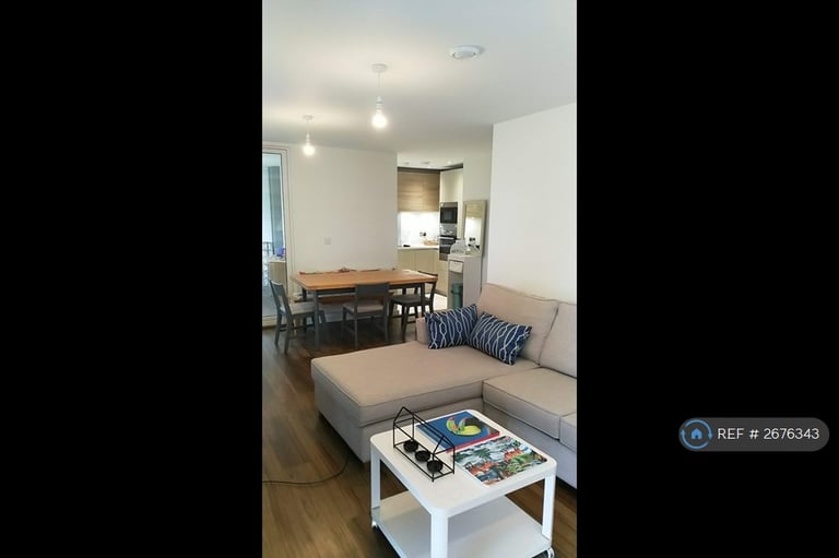 2 bedroom flat in Rosenburg Road, London, W3 (2 bed) (#2676343)