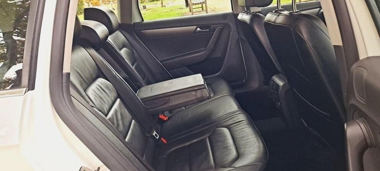 2014 Volkswagen Passat 2.0 TDI Bluemotion Tech Executive 5dr Estate £35 road tax ESTATE Diesel Ma...