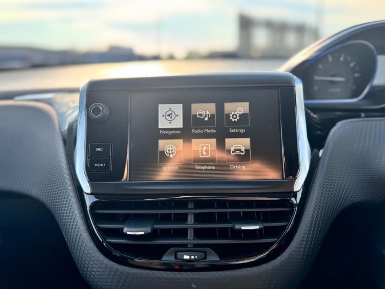 2016 Peugeot 2008 1.2 PureTech Allure Euro 6 (s/s) 5dr HATCHBACK Petrol Manual