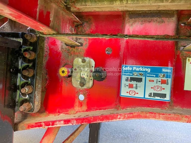 SDC CRANE MOUNTED DROPSIDE FLATBED BRICK GRAB