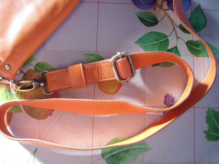 AVORIO ITALIAN LEATHER BAG ORANGE CROSSBODY NEW