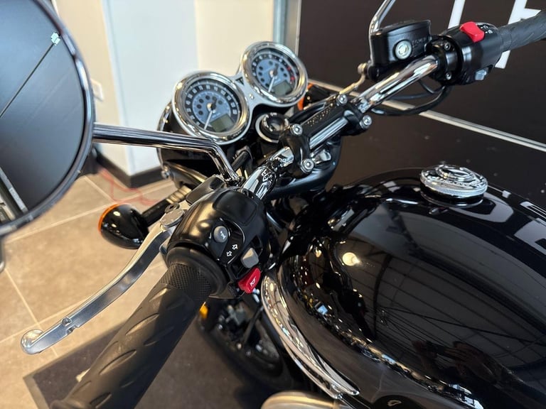 2021 Triumph Bonneville T100 black Manual